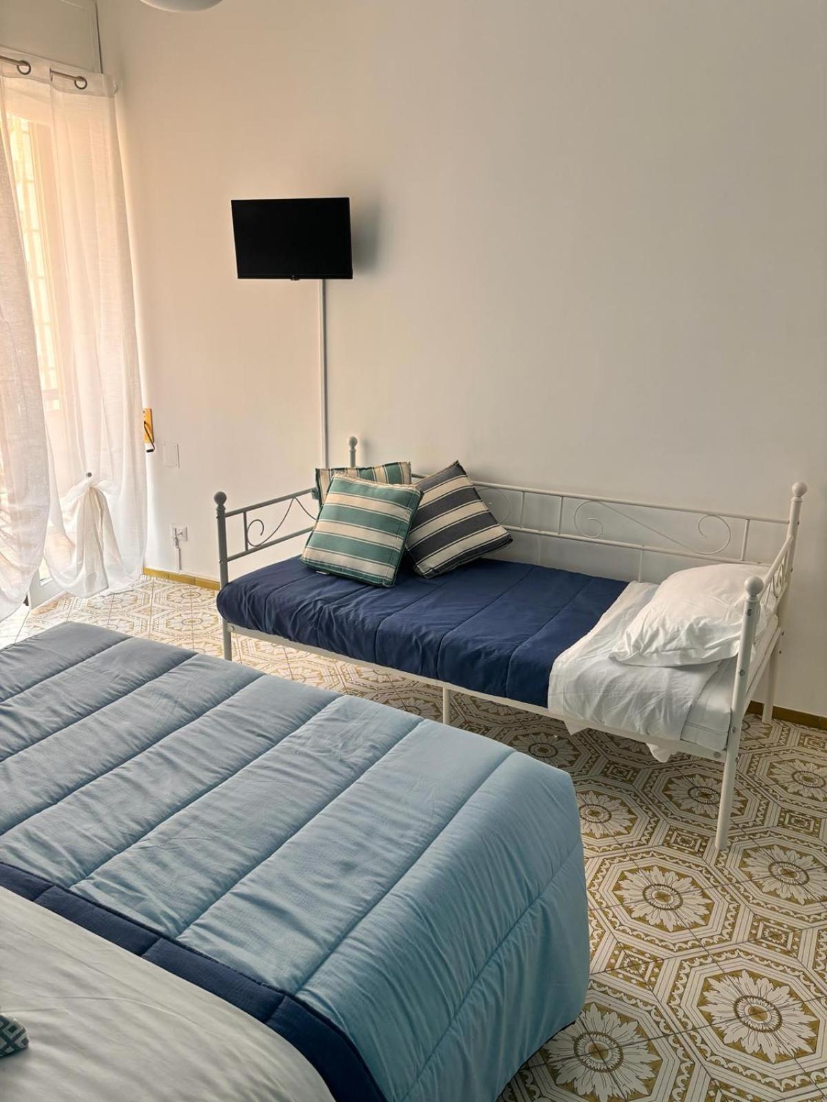 Reginella Guest House Salerno Ngoại thất bức ảnh