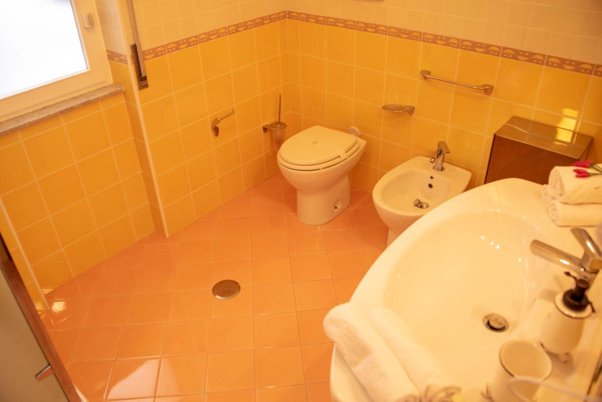 Reginella Guest House Salerno Ngoại thất bức ảnh