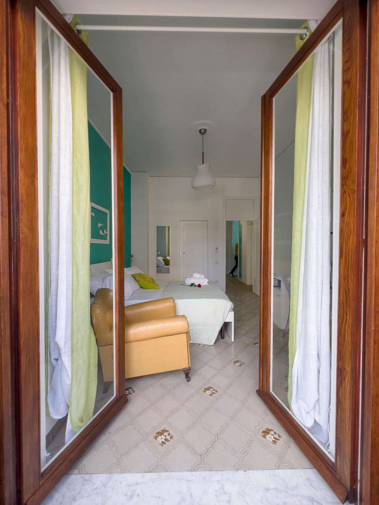 Reginella Guest House Salerno Ngoại thất bức ảnh